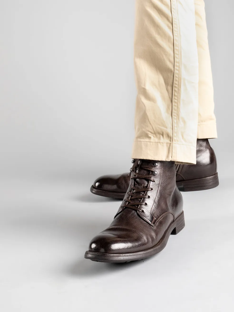 Shop Officine Creative CHRONICLE 004 - Brown Leather Ankle Boots EBANO