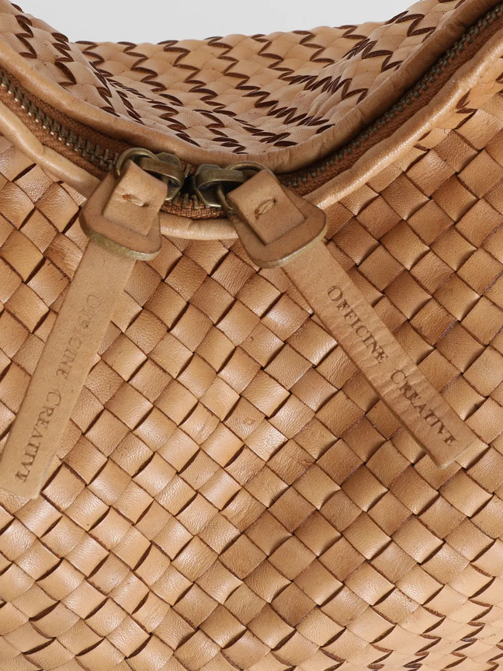 Store Officine Creative OC CLASS 42 - Leather Shoulder Bag TAUPE